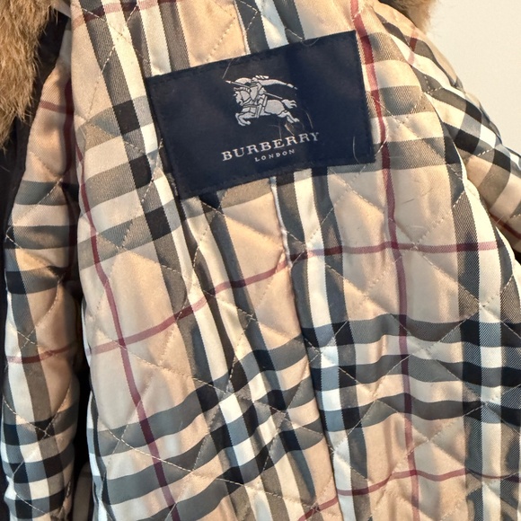 Burberry XS black winter trench coat with fur neck and belt - Picture 3 of 4